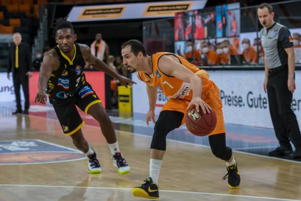 又能在进攻 又能在进攻