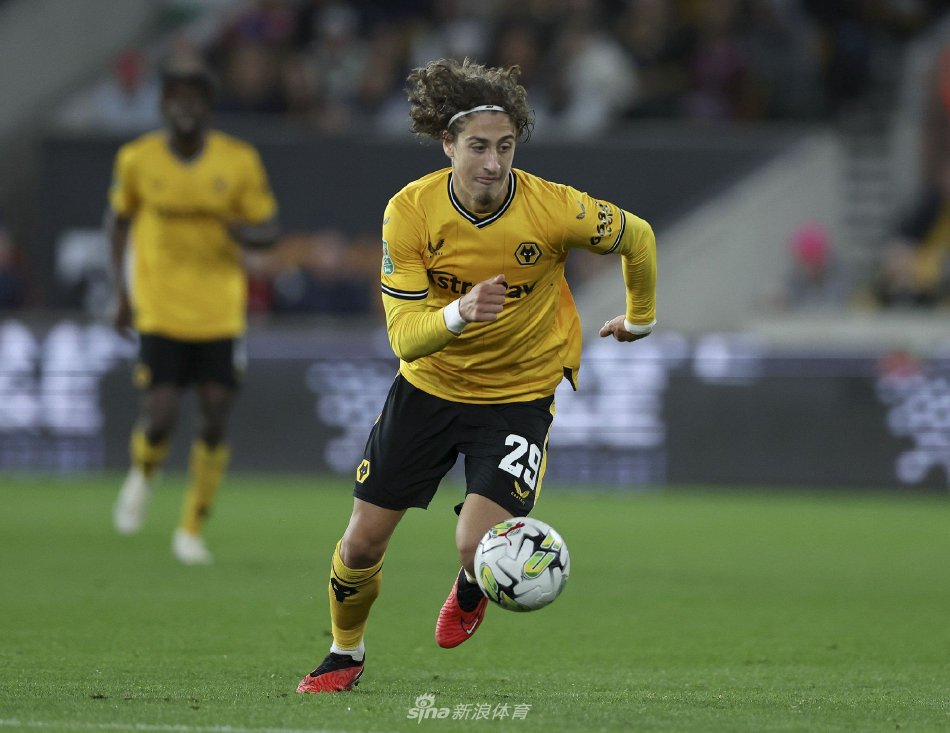 竞产业中 竞产业中