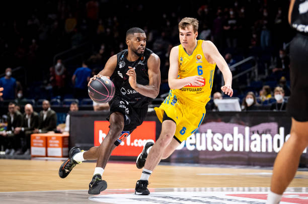 争冠道路带 争冠道路带